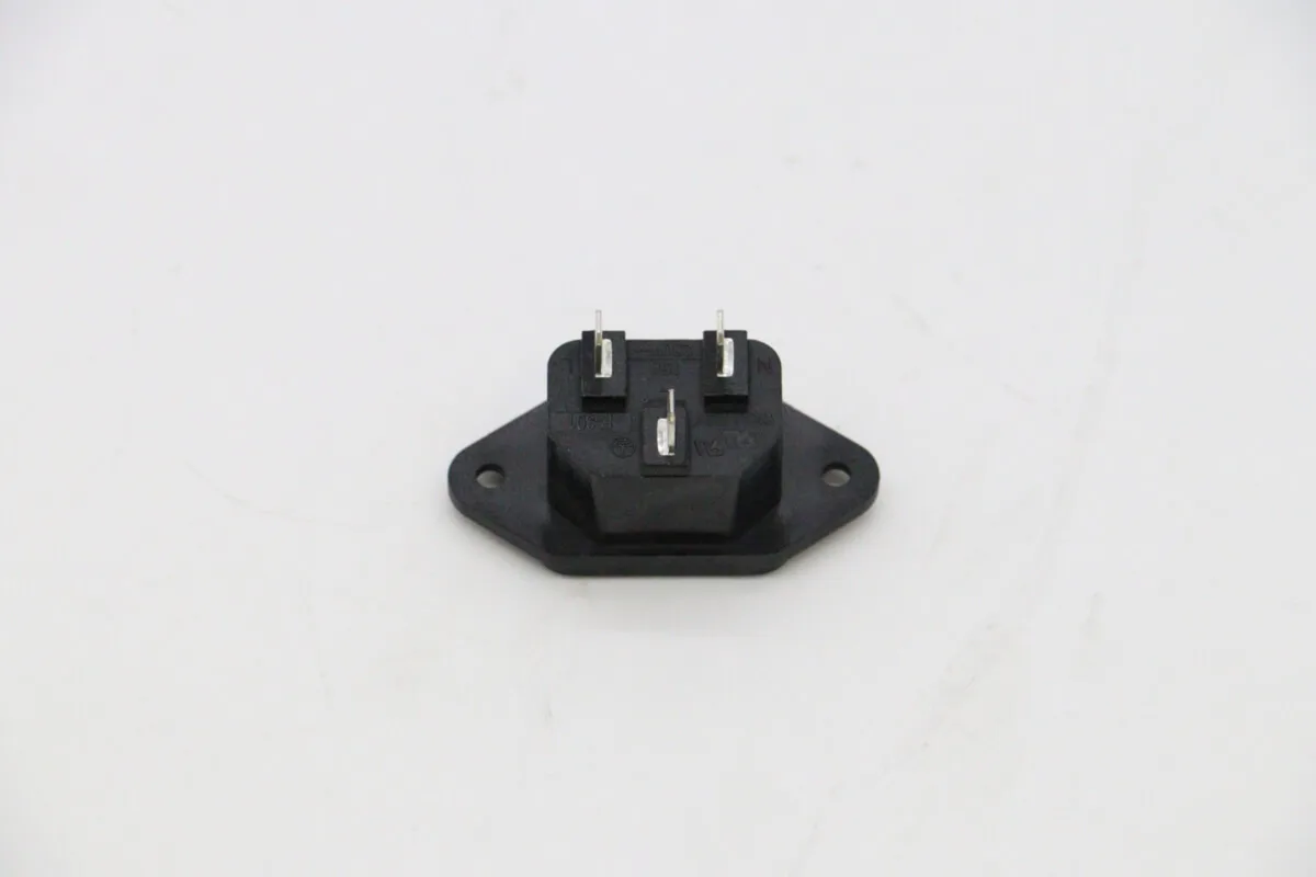 Weitere Ansicht: IEC C14 Buchse 10A 250V