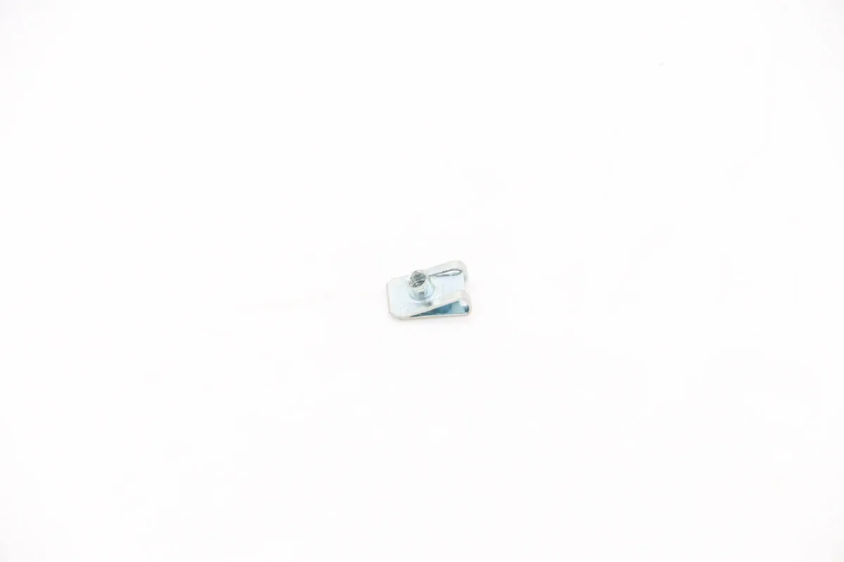 Maxima VNG350/VN500 – Mutter/Clip 4 mm 09200507