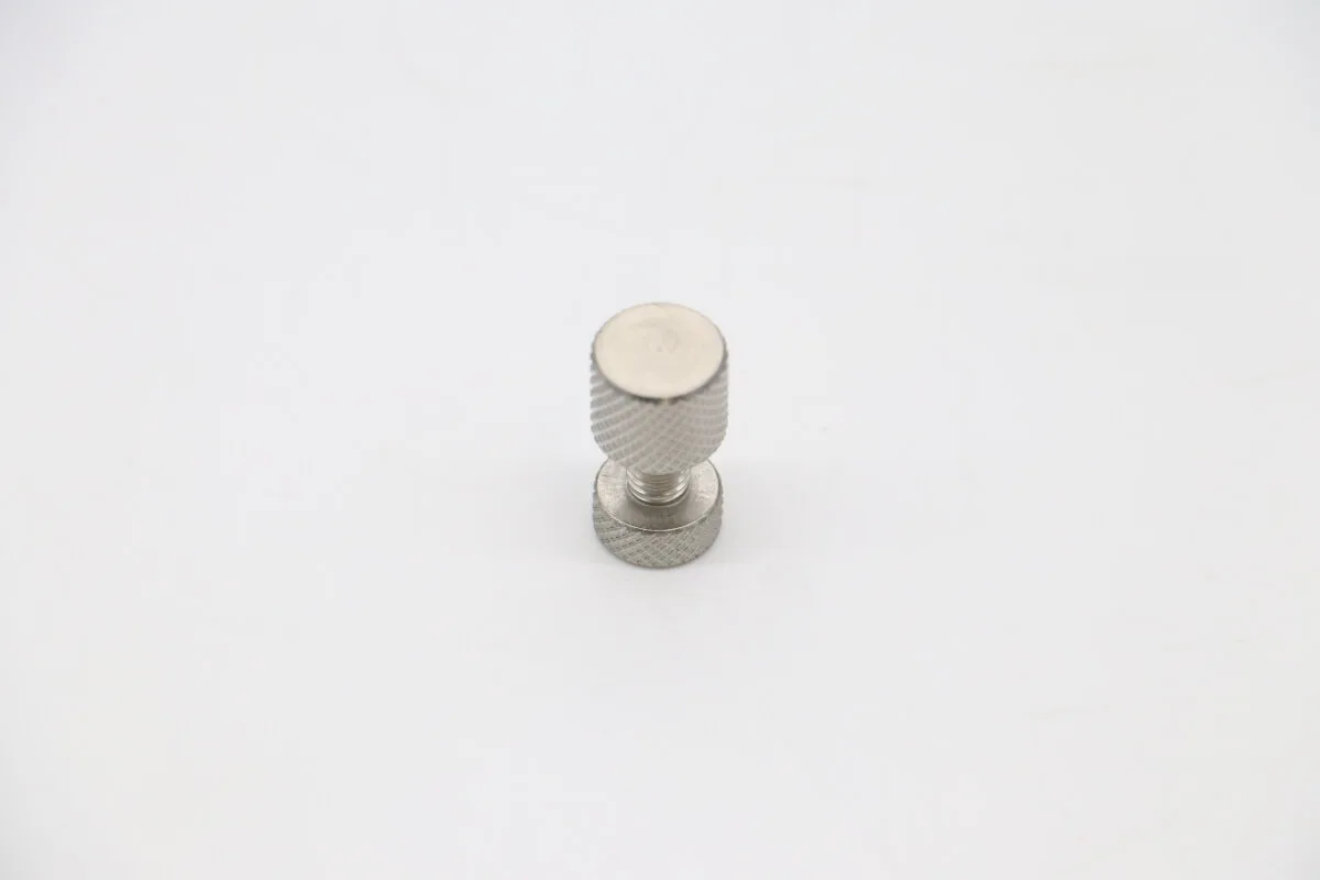 Maxima STR (ALL MODELS) – Schraube und Mutter für Glasscheibe #25 09401098