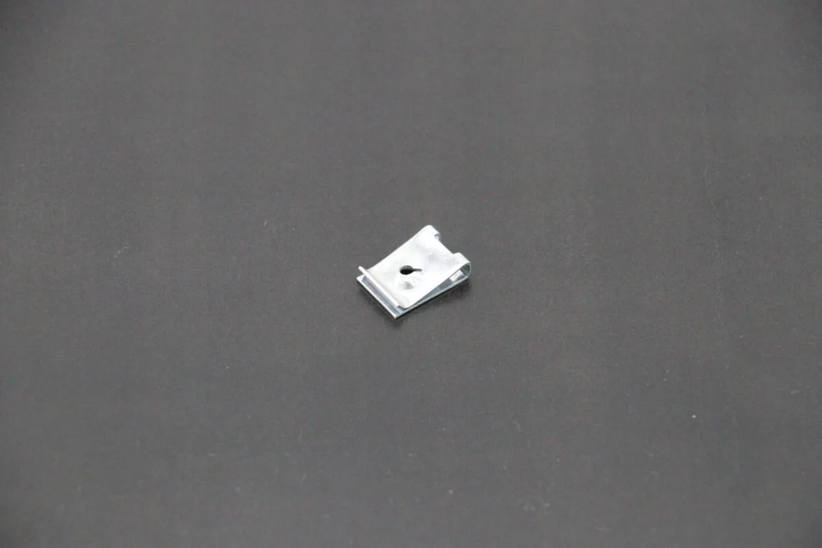 Maxima VNG350/VN500 – Mutter/Clip 3,5 mm 09200506
