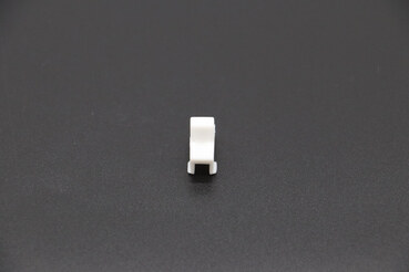 Preview: Maxima BC – Einlegeboden Locking Clip (Kunststoff) · 09404253