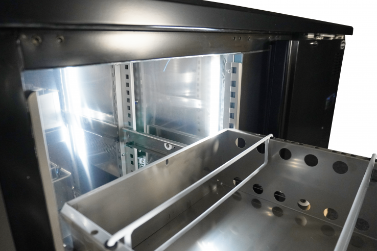 Barkühler Schwarz 3 Türen und 2 Schubladen