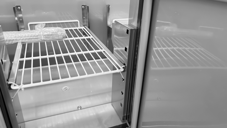 Saladette Unnicool 240L mit Glasabdeckung, 2 Türen, Edelstahl, 90x70x85cm