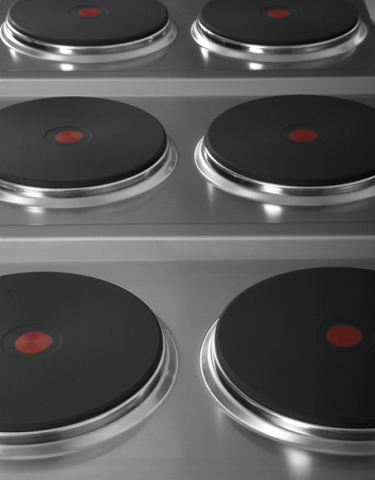 Elektroherd Ranges 700 E70C30-K 6 Kochplatten 2,6 kW Türen 400V