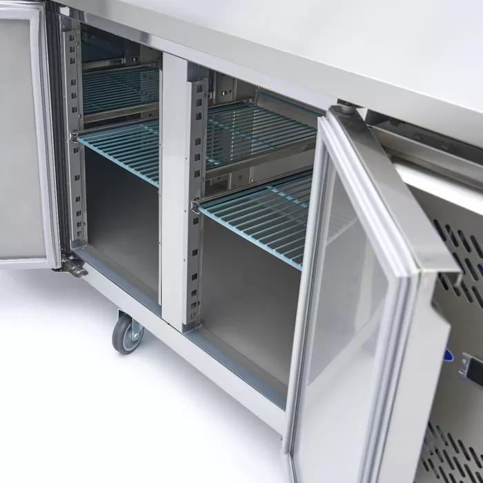 Gastro Kühltisch - 223 cm - 4 Tür