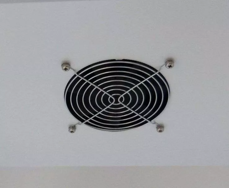 Skyrainbow Getränkekühlschrank mit Display – 810 L (+2 °C bis +8 °C)