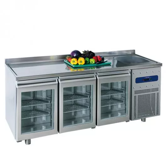 Kühltisch 700 mm mit 3 Glastüren