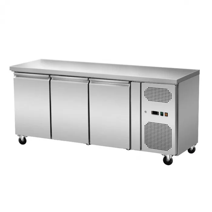 Umluft Kühltisch 3 Türen ohne Aufkantung 2 bis 8°C - Gastrohot