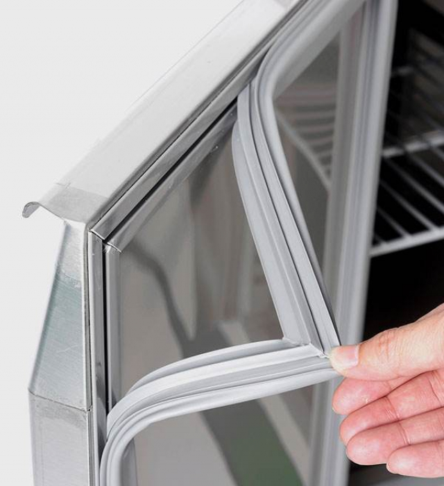 Skyrainbow Saladette 90×70 – 2 Türen, Glas gebogen