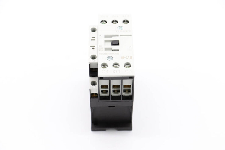 Maxima M700/CUTTER – Schütz 25-10 220V AC Moeller 11 Kw · 09399148