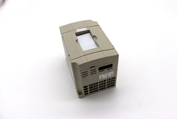 Maxima MSM30RB – Compact Frequency Inverter (<2025) · 09362052