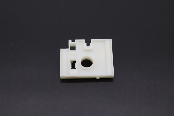 Maxima M-Ice 100A – Kunststoff Motor Halterung · 09304391