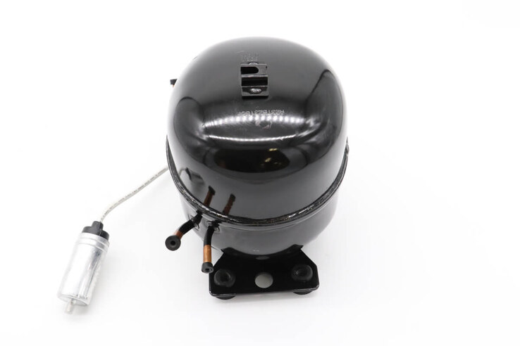Maxima Compressor – Num70ca1 · 09400513