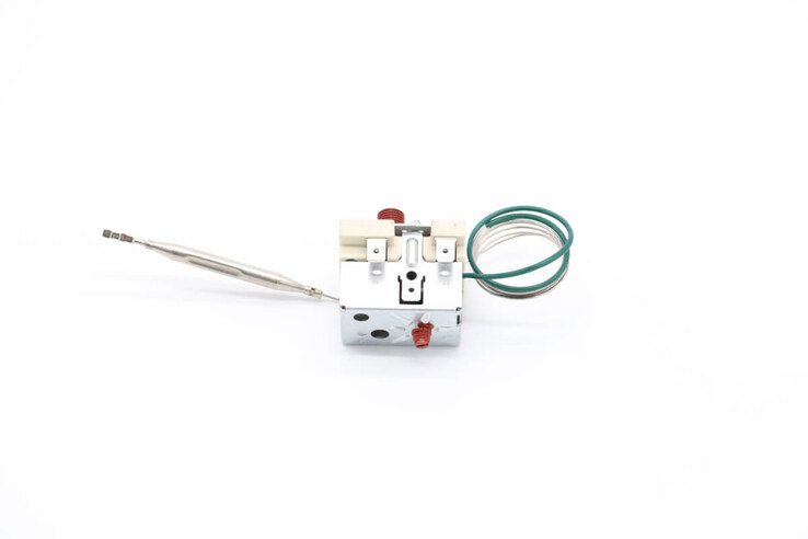 Maxima M700 – Sicherheitsthermostat 230 C Einphasig · 09399101