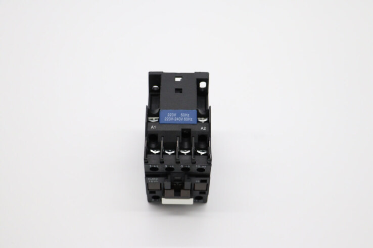 Maxima Epo1/2/3 contactor (Om) · 09303016
