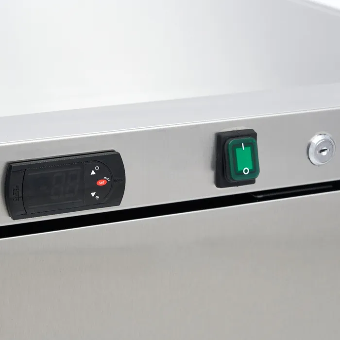 Gastro Kühlschrank 200L aus Edelstahl mit 3 Rosten