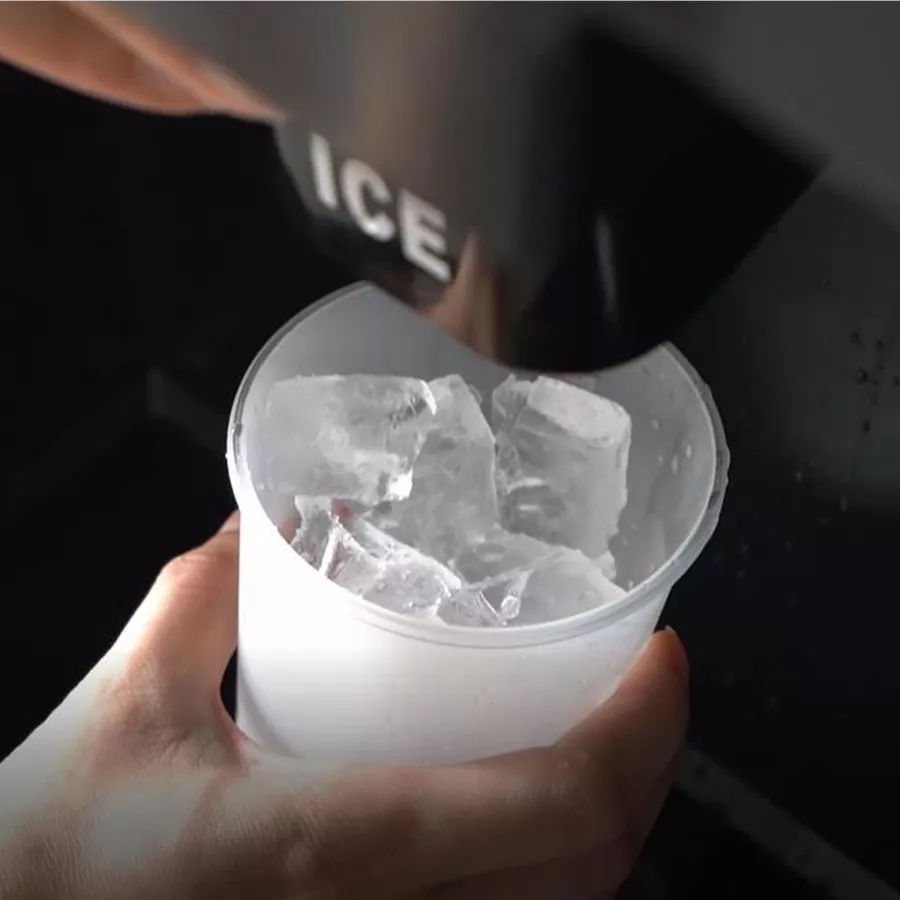 60 kg/h Eisspender – Profi-Eiswürfler 60 kg/h Eisspender – Profi-Eiswürfler