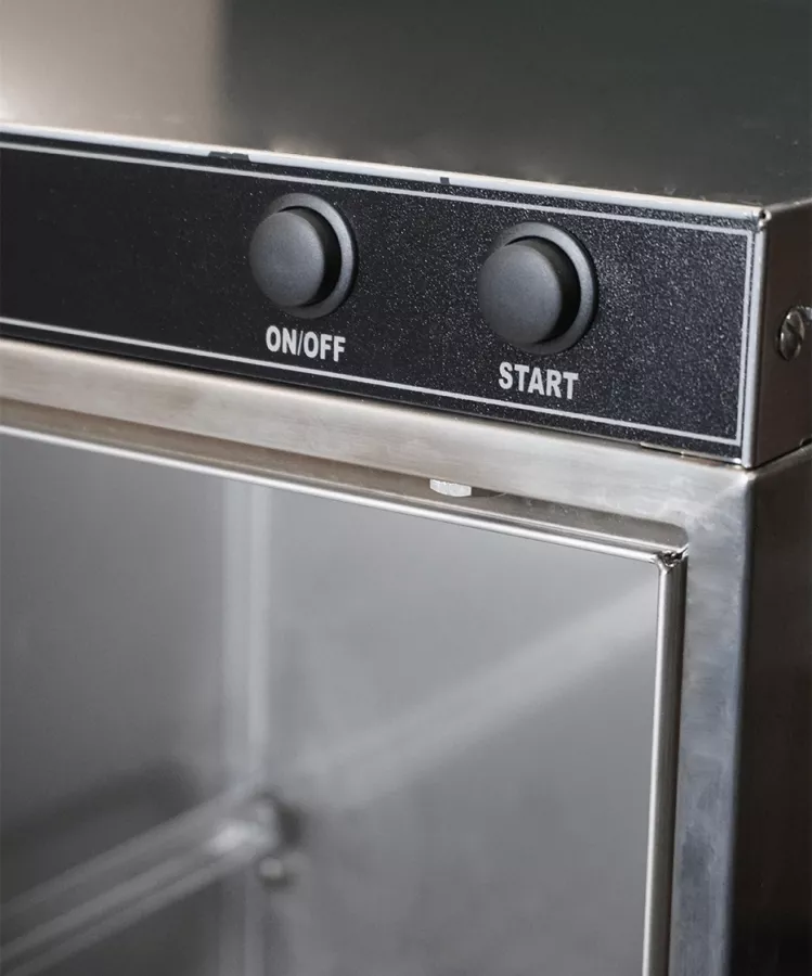 Geschirrspülmaschine – 500×500 mm Korb, 30 Körbe/Stunde, 3,6 kW Geschirrspülmaschine – 500×500 mm Korb, 30 Körbe/Stunde, 3,6 kW
