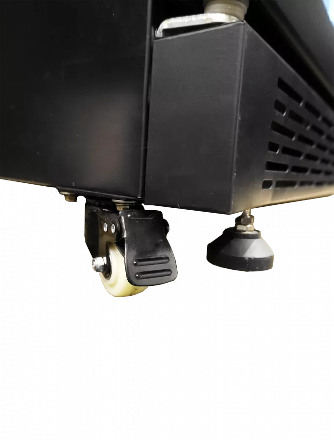 Gewerbekühlschrank mit 3 Glastüren – Schwarz – mit Glasheizung & LED Gewerbekühlschrank mit 3 Glastüren – Schwarz – mit Glasheizung & LED