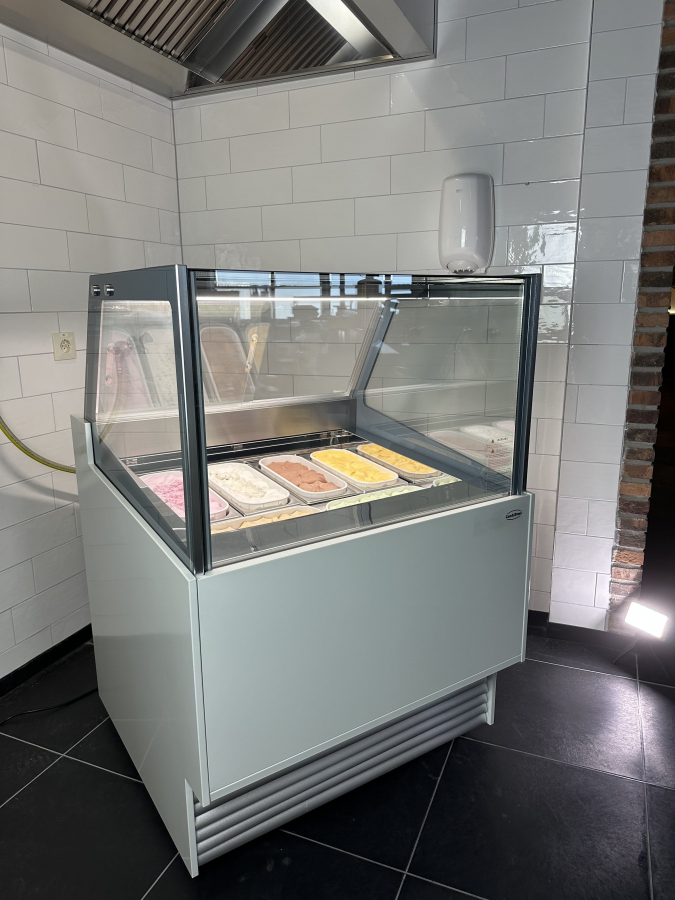 Speiseeisvitrine Komodo 6x5L – Kompakte Eistheke, Umluft – 189 L