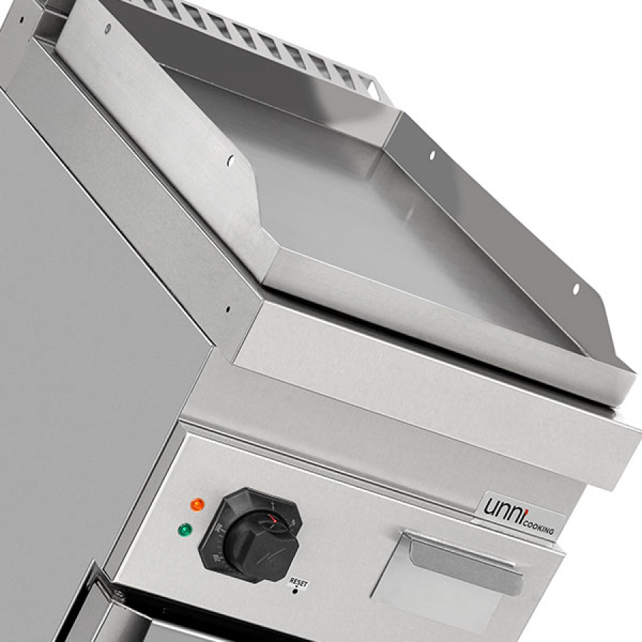 Elektro-Grillplatte Serie 700 E70GP10K+S Edelstahl glatt 4,5kW