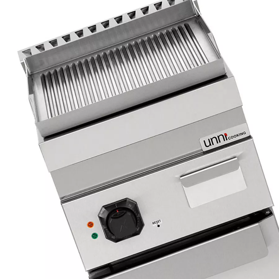 Elektrische Grillplatte E70GP10K+G Serie 700 Edelstahl gerillt 4,5kW