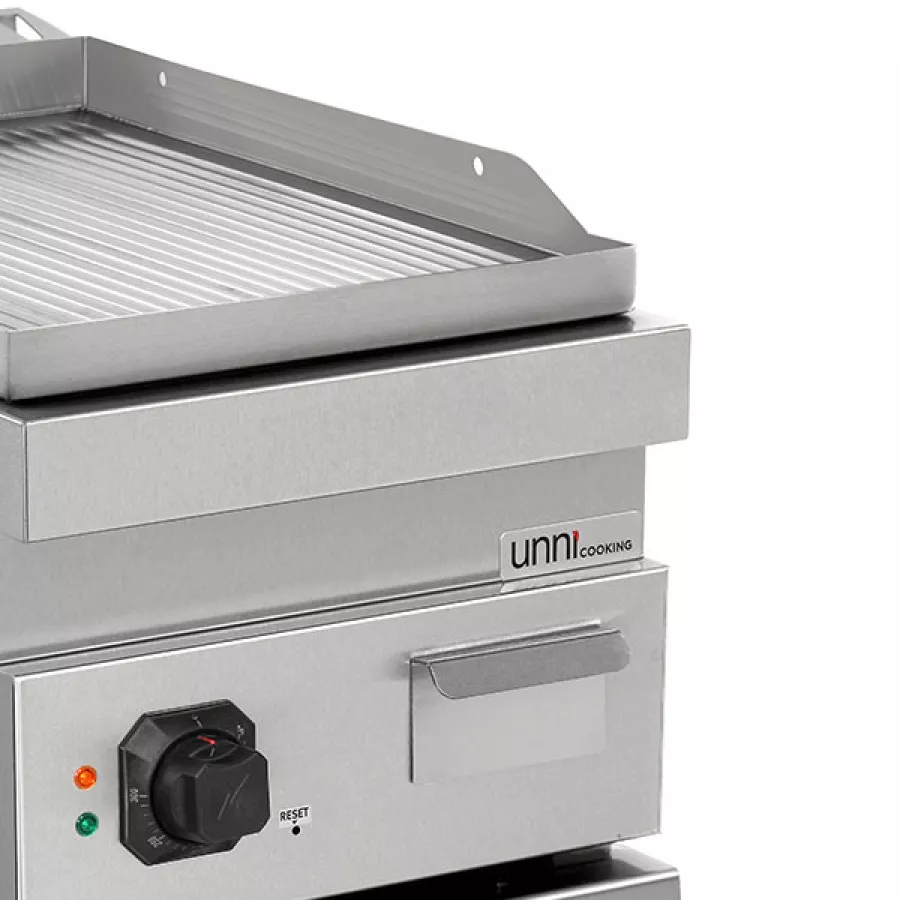Elektrische Grillplatte E70GP10K+G Serie 700 Edelstahl gerillt 4,5kW