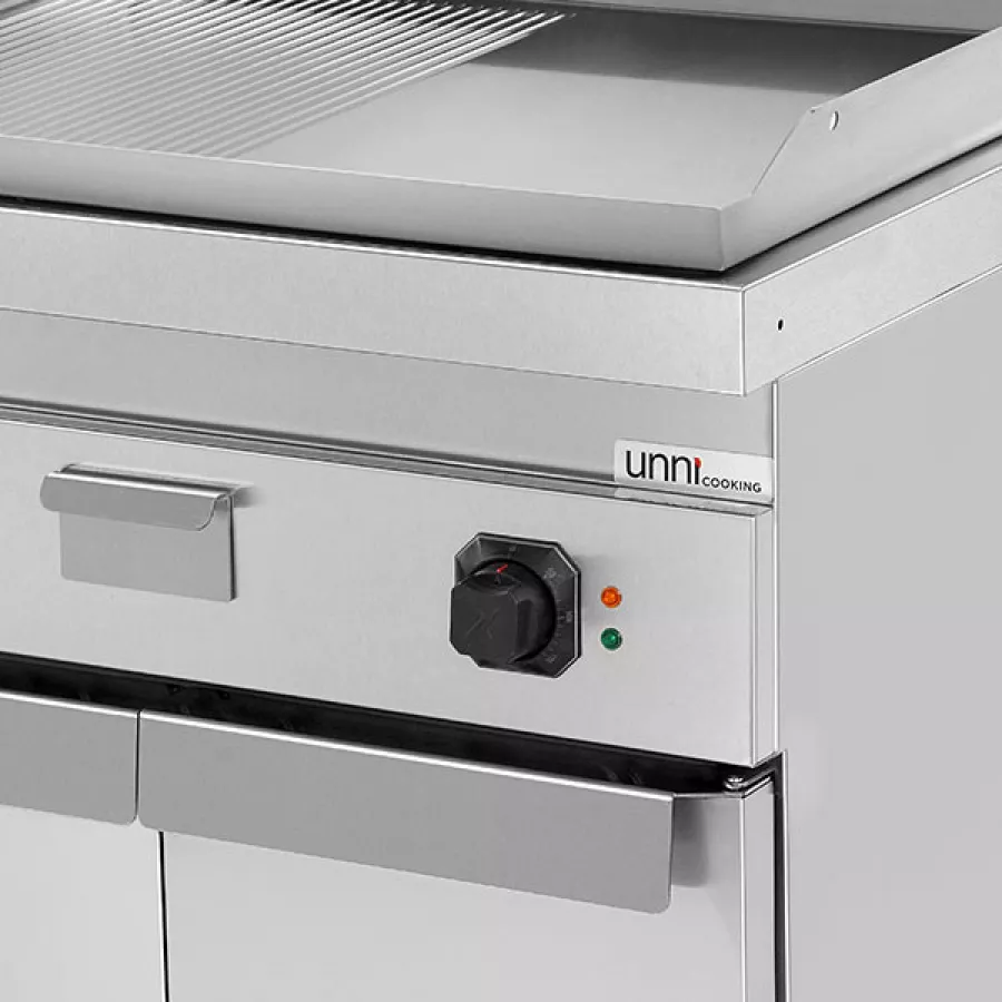 Elektro-Grillplatte Serie 700 1/2 glatt 1/2 gerillt Chrom