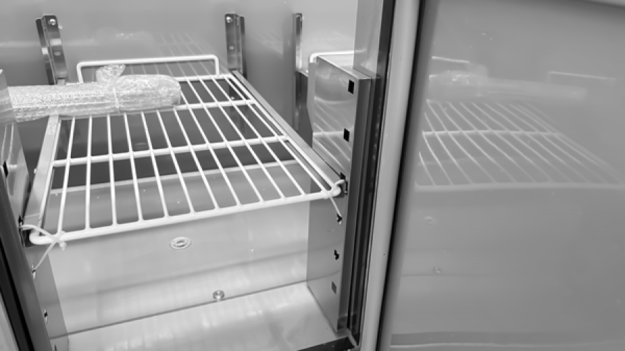 Saladette Unnicool 240L mit Glasabdeckung, 2 Türen, Edelstahl, 90x70x85cm