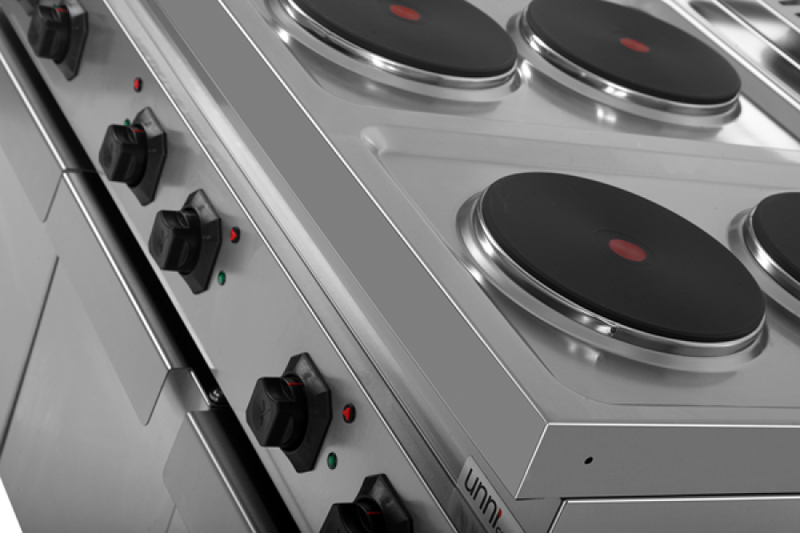 Elektroherd Ranges 700 E70C30-K 6 Kochplatten 2,6 kW Türen 400V