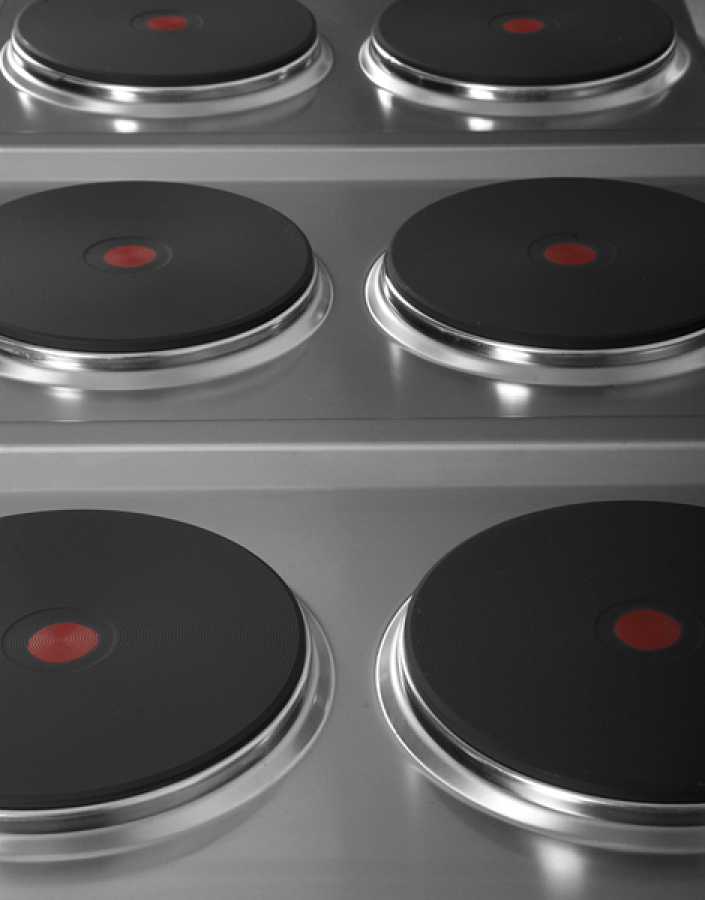 Elektroherd Ranges 700 E70C30-K 6 Kochplatten 2,6 kW Türen 400V