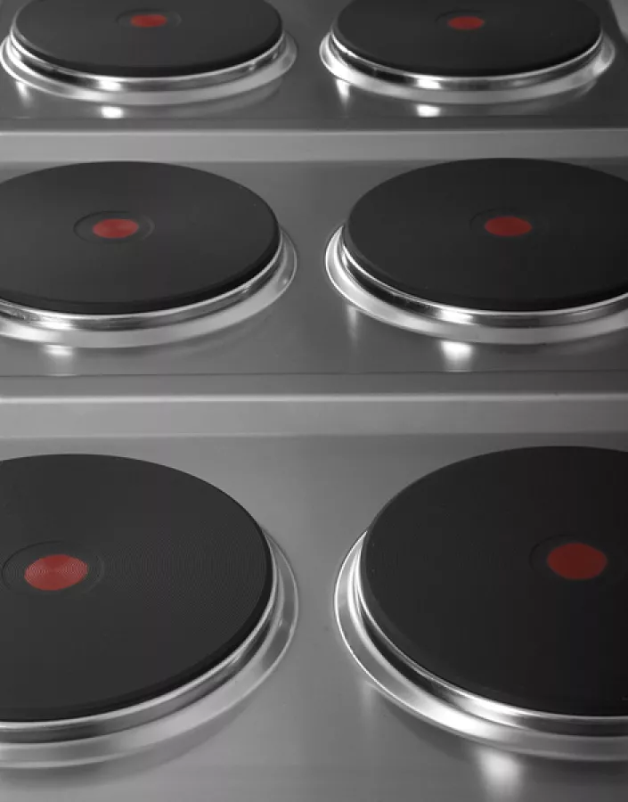 Elektroherd Ranges 700 6 Kochplatten 2,6 kW Türen 400V