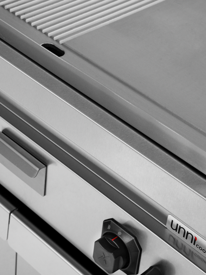 Gasgrillplatte G70GP20+GS-K 1/2 glatt 1/2 gerillt piezozündung