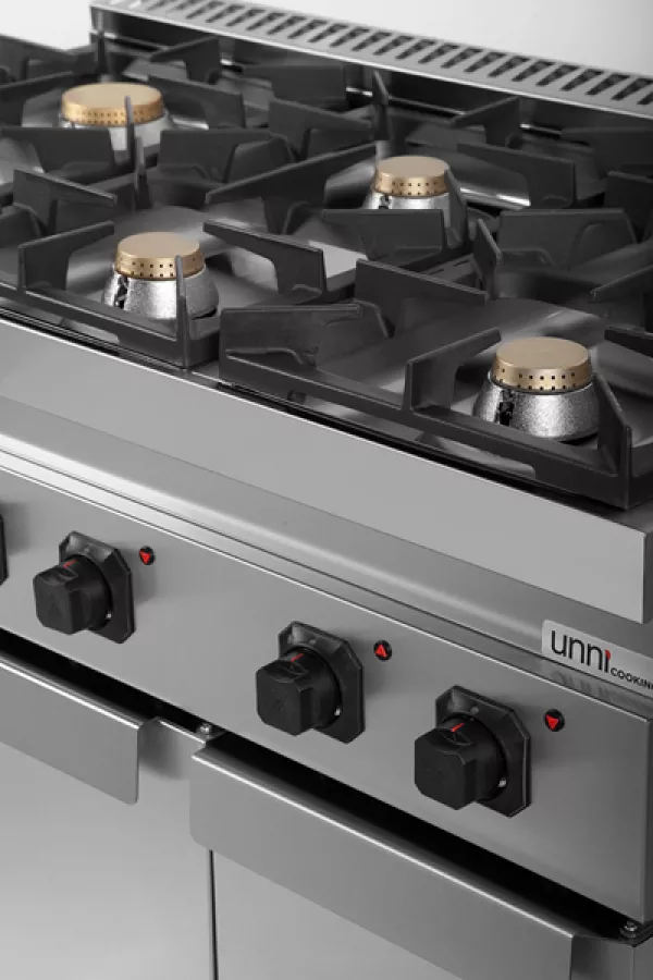 Gasherd 700 – 44kW, 6 Brenner, Türen, Edelstahl