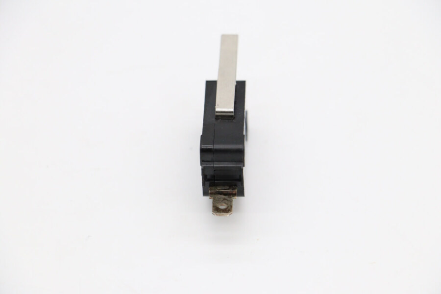 Maxima MPM7 – Distance Schalter #30 (Om) · 09302527