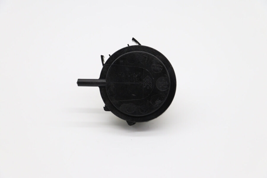 Maxima PRESSURE SWITCH HORIZONTAL Ø 58MM – 112/70Mbar 6 mm · 08558012