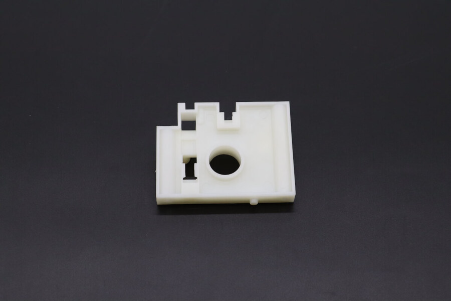 Maxima M-Ice 100A – Kunststoff Motor Halterung · 09304391