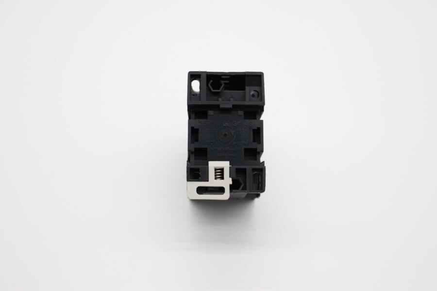 Maxima Epo1/2/3 contactor (Om) · 09303016