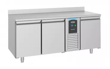 700 Kühltisch Aufkantung 3 Türen Mono Block