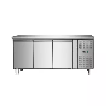Umluft Tiefkühltisch 3 Türen ohne Aufkantung -18 bis -22°C - Gastrokühlmöbel für die Gastronomie