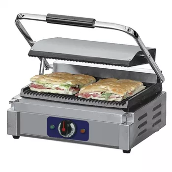 Kontaktgrill mit gerillten Gusseisen-Platten